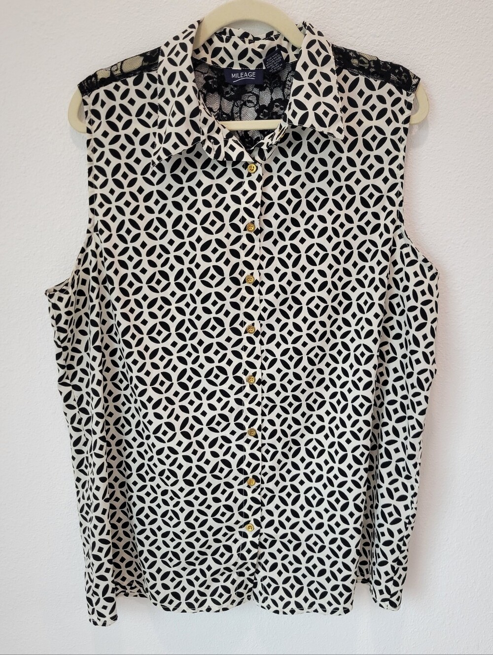 Mileage Womens 3X Geometric Sleeveless Blouse Black White Lace Button Up Top